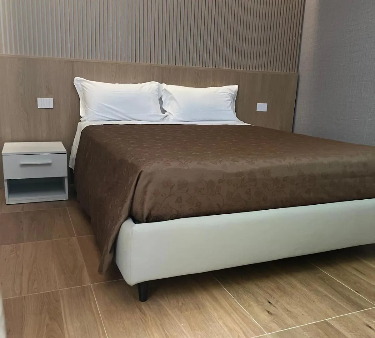 L'Isola Che Non C'E Hotel Rome Italy